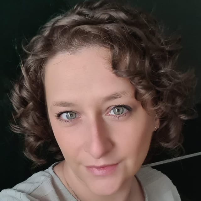 Nadine Barna