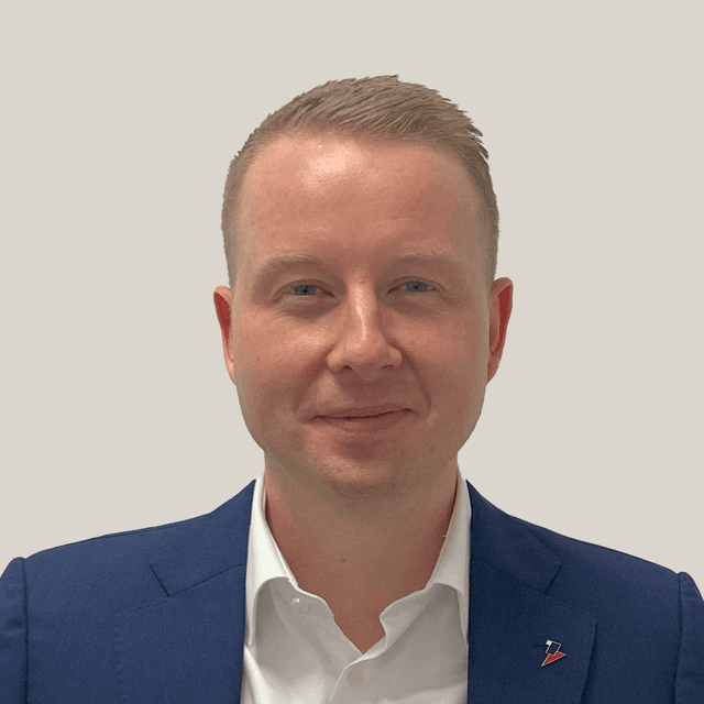 Tim  Schweikardt